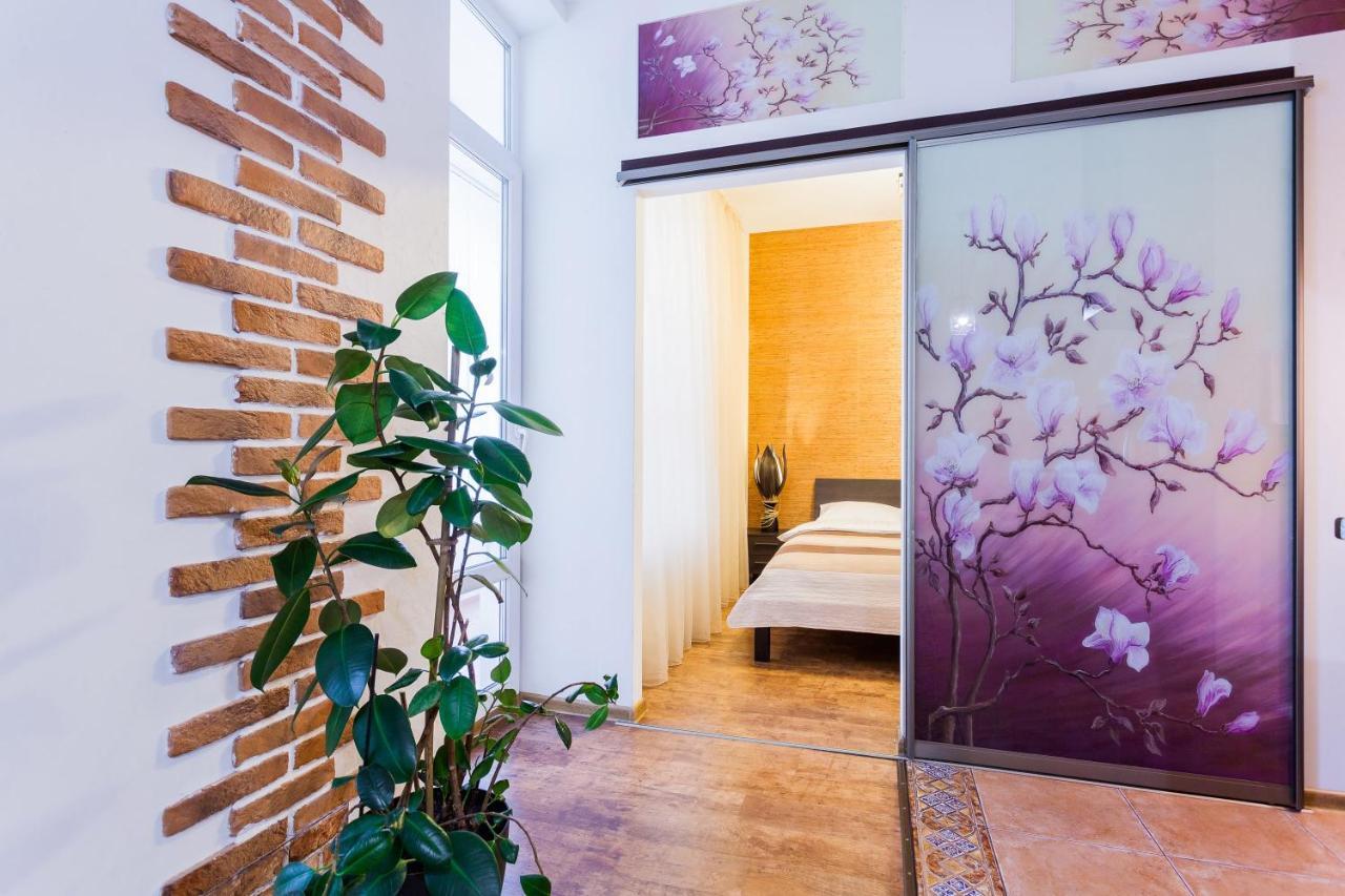 Navit Apartments With Breakfast, Near The Railway Station, The City Center, The Park Kyiv Exterior photo