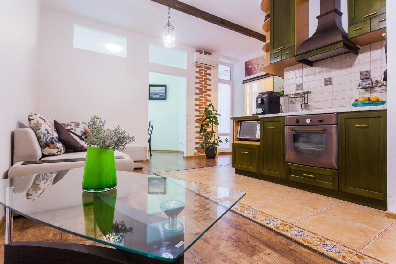 Navit Apartments With Breakfast, Near The Railway Station, The City Center, The Park Kyiv Exterior photo